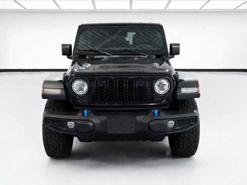 Used 2024 Jeep Wrangler Unlimited AWD/4WD image 2