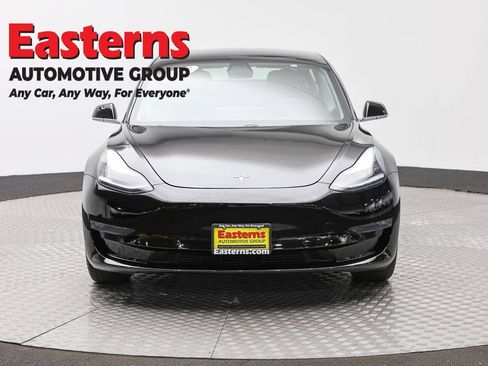 Used 2019 Tesla Model 3 Standard Range RWD image 2