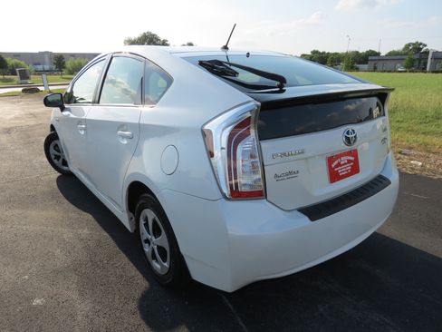 Used 2012 Toyota Prius Two FWD image 4