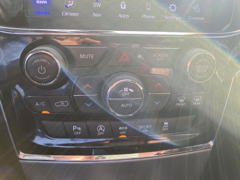 Used 2021 Jeep Grand Cherokee Limited AWD/4WD image 45
