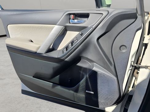 Used 2016 Subaru Forester 2.5i Limited image 17