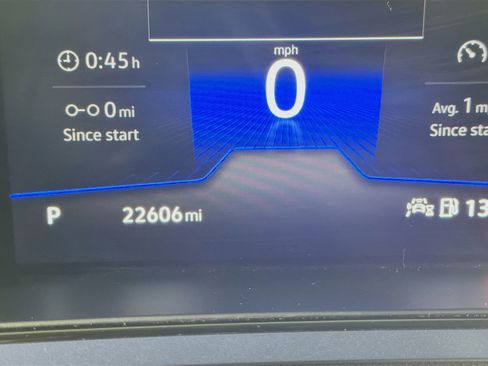 Used 2023 Volkswagen Taos SE w/ Panoramic Sunroof Package FWD image 18