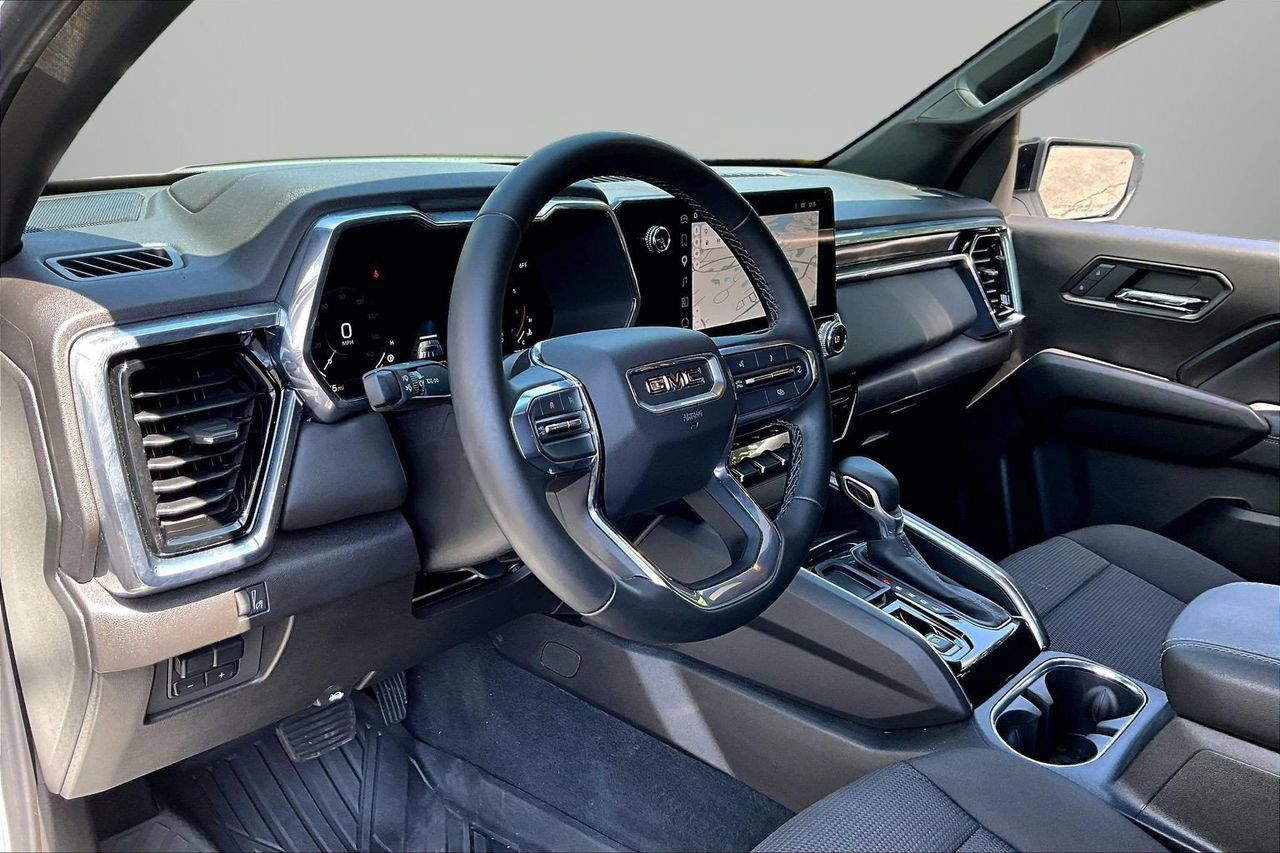 Used 2025 GMC Canyon Elevation w/ Convenience Package RWD image 18