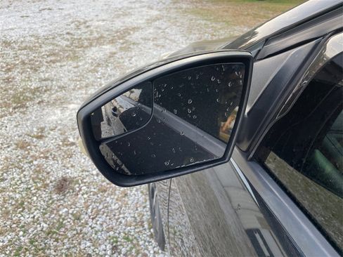 Used 2018 Ford Focus SEL image 38