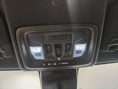 Used 2023 GMC Sierra 1500 Denali Ultimate AWD/4WD image 25