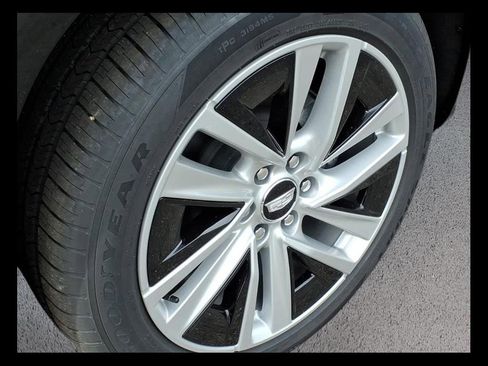 New 2026 Cadillac Vistiq Luxury w/ LPO, Floor Liner Package image 9