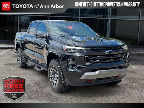 Used 2023 Chevrolet Colorado Z71 w/ Advanced Trailering Package AWD/4WD image 1