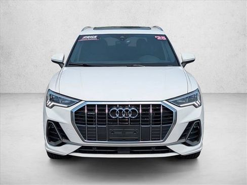 Used 2025 Audi Q3 2.0T Premium AWD/4WD image 2