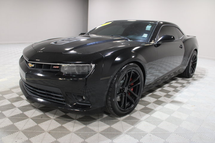 Used 2014 Chevrolet Camaro SS w/ RS Package RWD image 8
