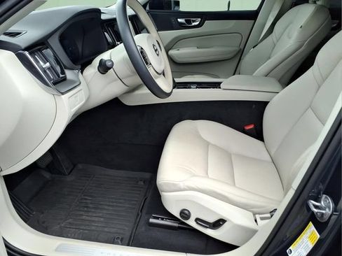 Used 2025 Volvo XC60 B5 Core w/ Protection Package Premier AWD/4WD image 20