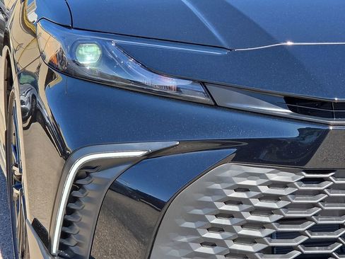 Used 2026 Toyota Camry SE w/ Multimedia Upgrade Package image 9