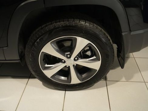 Used 2022 Jeep Cherokee Limited AWD/4WD image 11