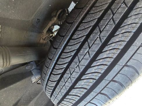 Used 2021 Toyota RAV4 XLE FWD image 12