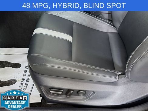 Used 2025 Toyota Camry SE w/ Convenience Package FWD image 19