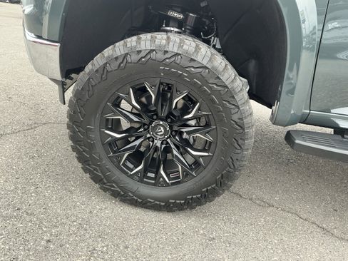 New 2025 Chevrolet Silverado 1500 LT w/ Z71 Off-Road Package image 11