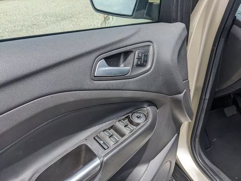 Used 2017 Ford Escape Titanium FWD image 20