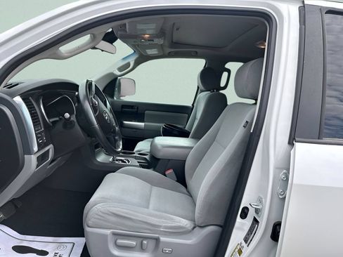 Used 2022 Toyota Sequoia SR5 AWD/4WD image 16