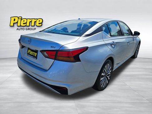 Used 2024 Nissan Altima 2.5 SV FWD image 6