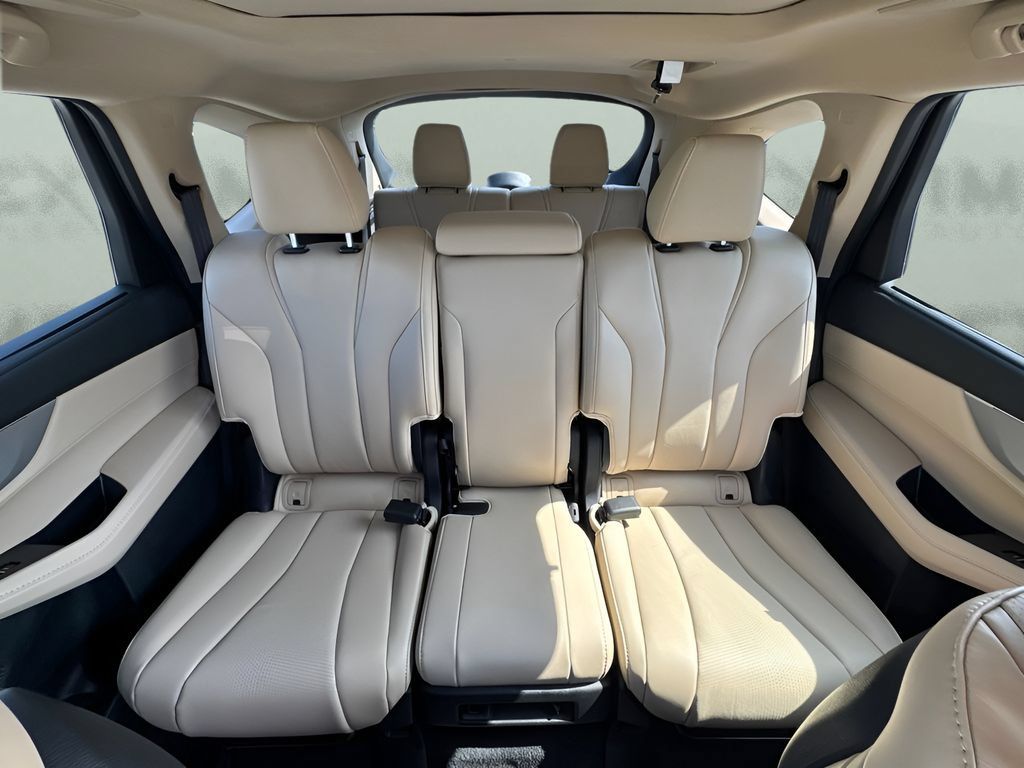 Used 2026 Acura MDX w/ Technology Package FWD image 11