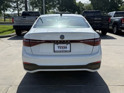 Used 2025 Volkswagen Jetta Sport FWD image 6