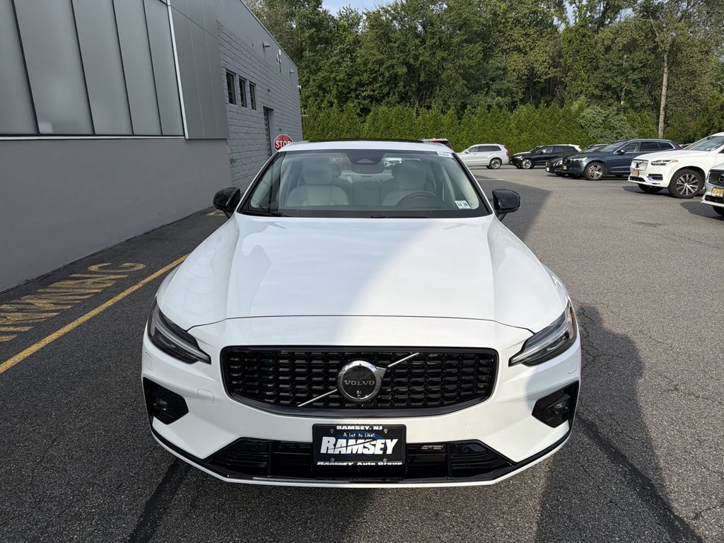 Certified 2024 Volvo S60 B5 Ultimate AWD/4WD image 3