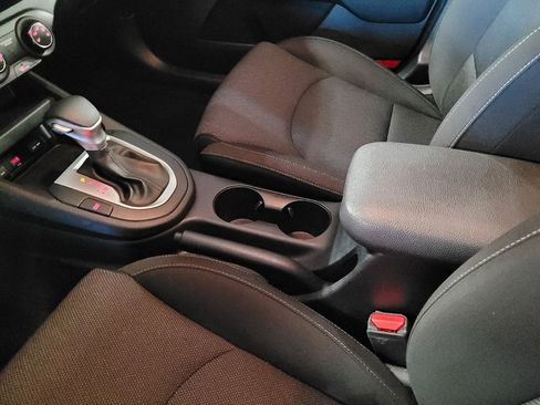 Used 2022 Kia Forte LXS FWD image 26