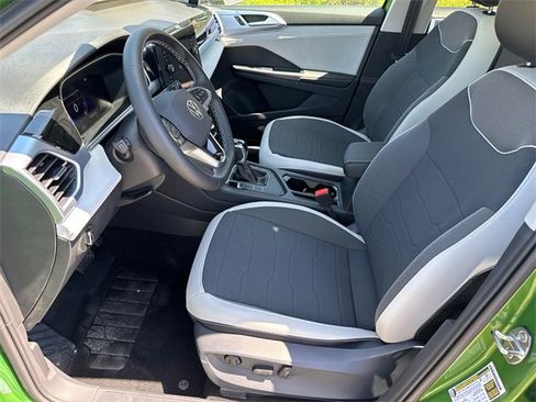 New 2025 Volkswagen Taos SE image 31