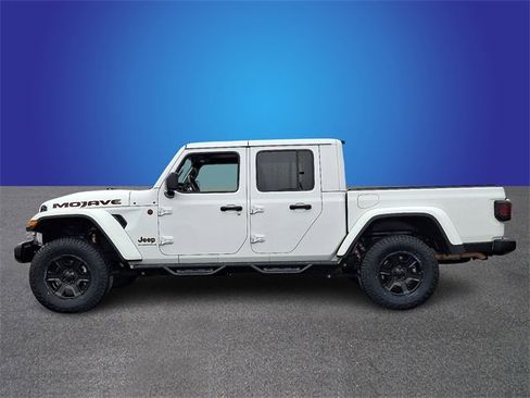 Used 2023 Jeep Gladiator Mojave w/ Cold Weather Group image 7