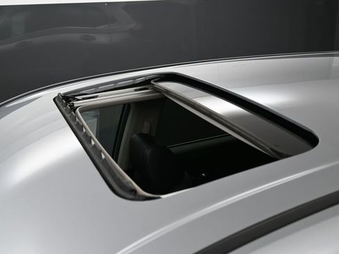 Used 2023 Honda CR-V EX-L image 11