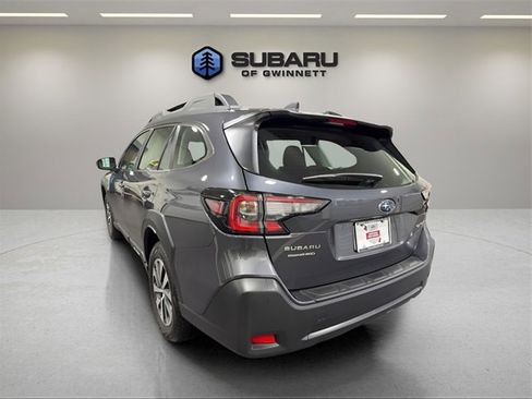 Certified 2025 Subaru Outback w/ Popular Package #1A image 3