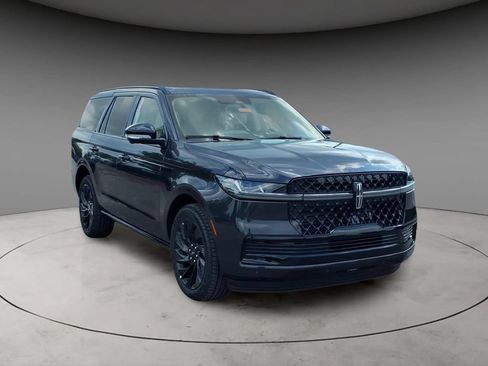 New 2027 Lincoln Navigator Reserve w/ Jet Appearance Package AWD/4WD image 14