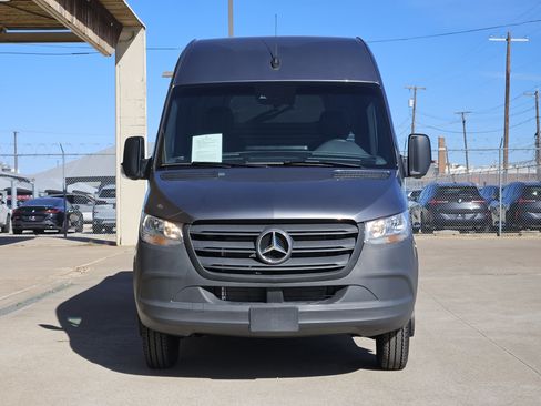 Used 2024 Mercedes-Benz Sprinter 3500 image 6