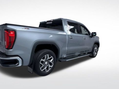 Used 2023 GMC Sierra 1500 SLT w/ SLT Premium Package AWD/4WD image 11