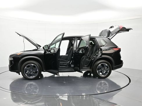 Used 2024 Nissan Rogue SV image 49