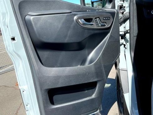 New 2024 Mercedes-Benz Sprinter 144 Cargo image 18