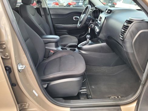 Used 2015 Kia Soul FWD image 20