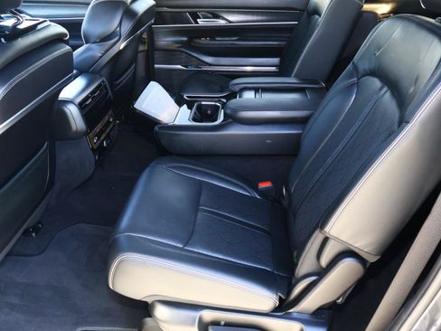 Used 2022 Jeep Grand Wagoneer Series II AWD/4WD image 23