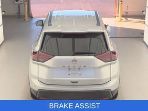 Used 2025 Nissan Rogue SV FWD image 6