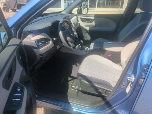 Used 2025 Subaru Forester Premium AWD/4WD image 7