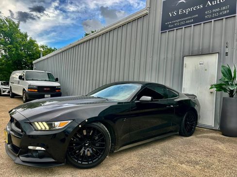 Used 2017 Ford Mustang GT w/ GT Performance Package RWD image 1