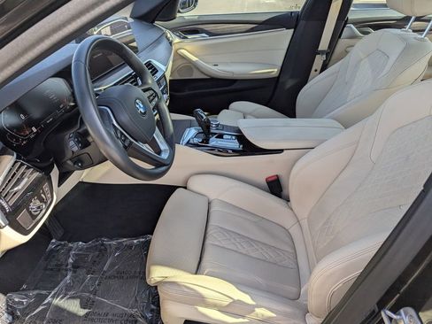 Used 2022 BMW 530i xDrive image 22