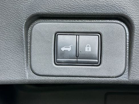 Used 2023 Nissan Rogue SV w/ SV Premium B Package FWD image 29