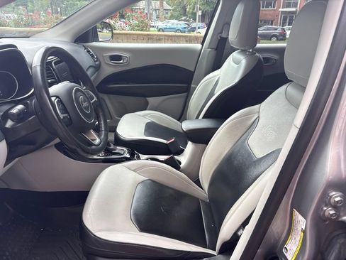 Used 2019 Jeep Compass Limited FWD image 12
