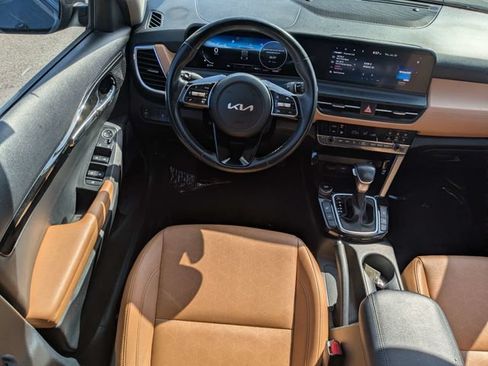 Used 2024 Kia Seltos EX FWD image 16