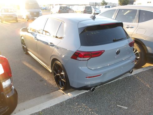 Used 2024 Volkswagen GTI SE w/ MDO Package FWD image 3