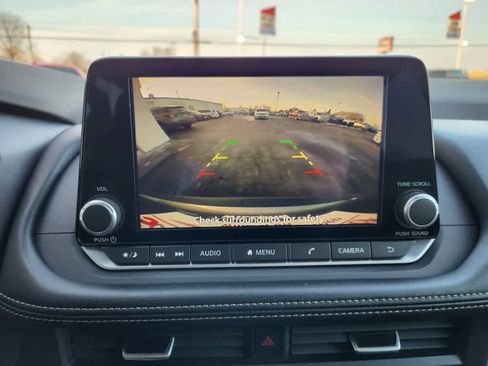 Used 2023 Nissan Rogue S image 24