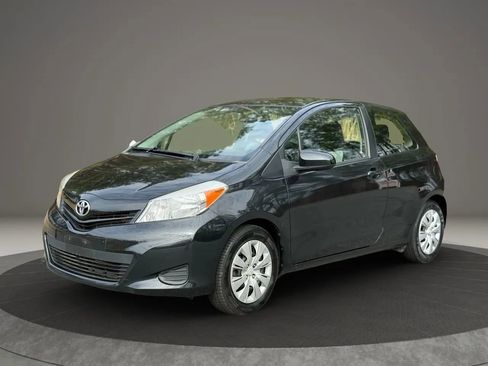 Used 2012 Toyota Yaris L image 1