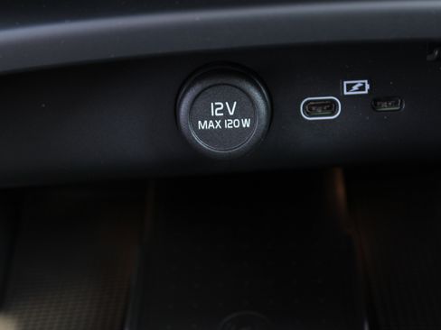 Used 2026 Volvo XC40 B5 Plus w/ Protection Package Premier AWD/4WD image 23
