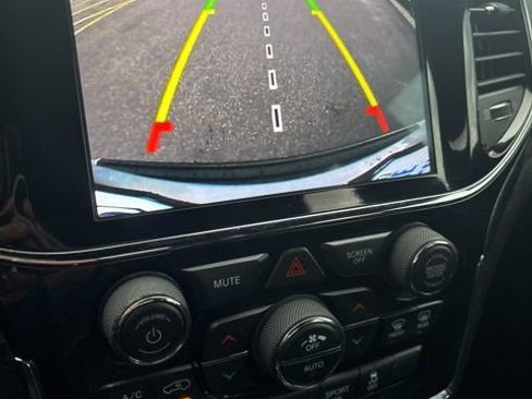 Used 2019 Jeep Grand Cherokee Altitude image 36