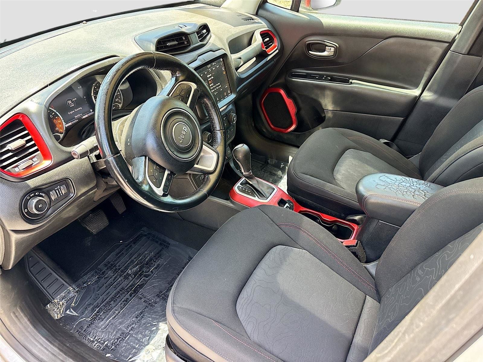 Used 2018 Jeep Renegade Trailhawk w/ UConnect 8.4 Nav Group AWD/4WD image 21